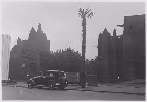 Item #15134709310911277842728697403753673439210482131750318059492546453085219717121 Media