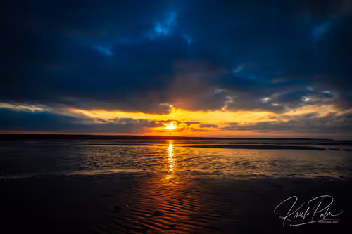 Item #75168297380136709370404646618157022904414540678160700736476761579898565296129 Media