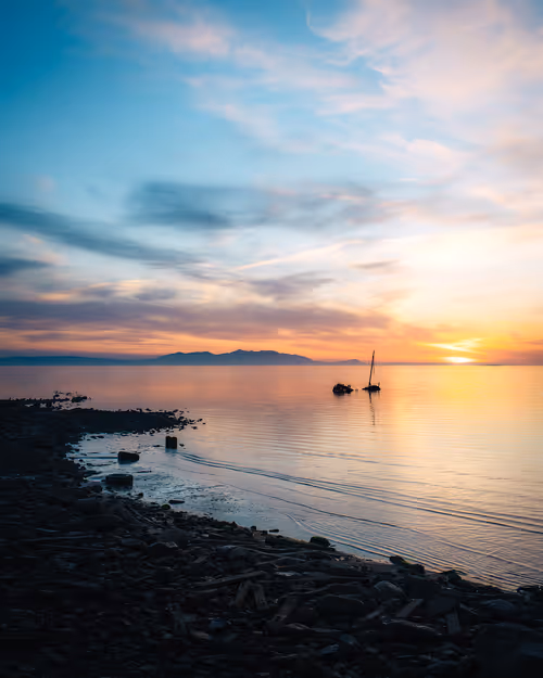 Item #81572442213939252959191260910435432833939058605196789415419147534811189477377 Media