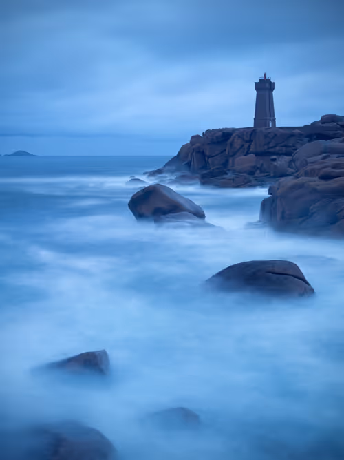 Item #33905874090819082513688943538230910820806372635716531311002980201442052145153 Media