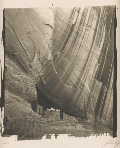 Item #97041511589792745938669881188148998341964108318296098146170872121088989462778 Media