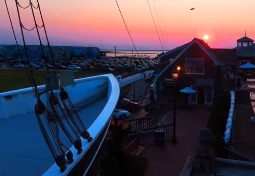 Item #90521258076557778699200481217094878985775921585084658279791808972577713422337 Media