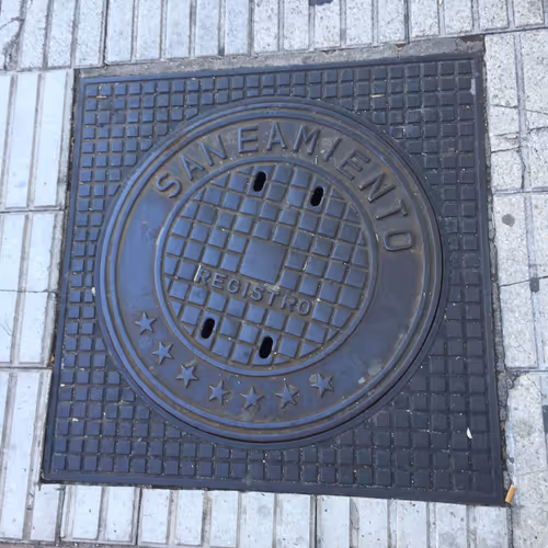 Item #50664749162083291389798367722270845779939923828333523932352926925705558622209 Media