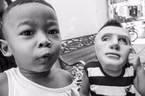 Item #32975273986494662930312712376819077050113417229570788515791893126567346307073 Media