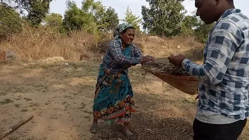 Item #31238153525127499550772937323326202416823057881025068708881805757990561644545 Media