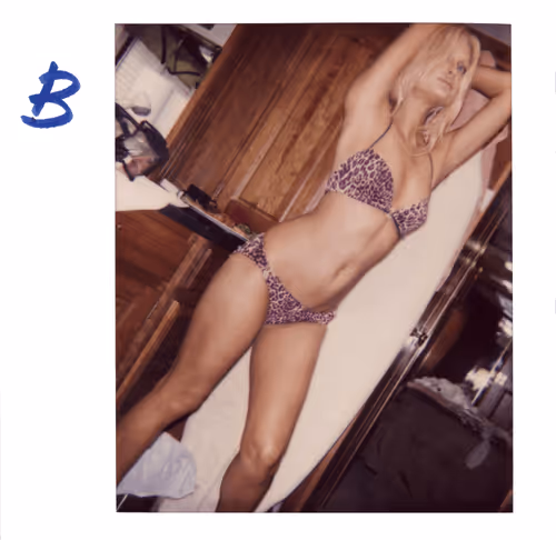 Item #54694788025453722549369649940639176251873647367168839173200484019325632512001 Media