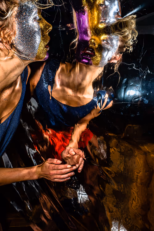 Item #59787337415897628822352940432925667088475168398776708986063847701948674342913 Media