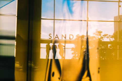 Item #19933179109955283826433224080904721000141254705246350990060094049418009903105 Media