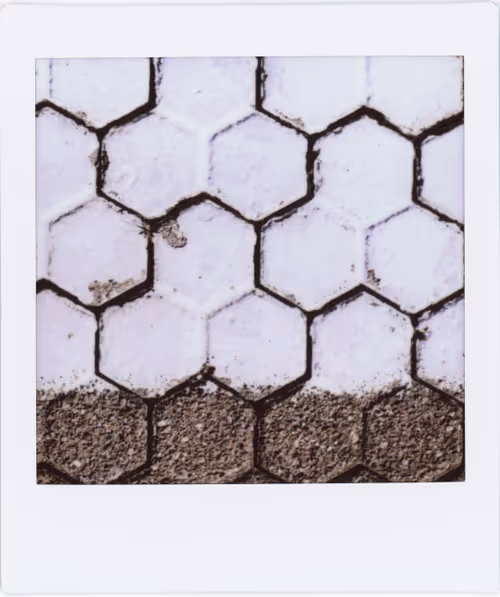 Item #51249984975833416757455642800469001937370100333322465523471565162989899218945 Media