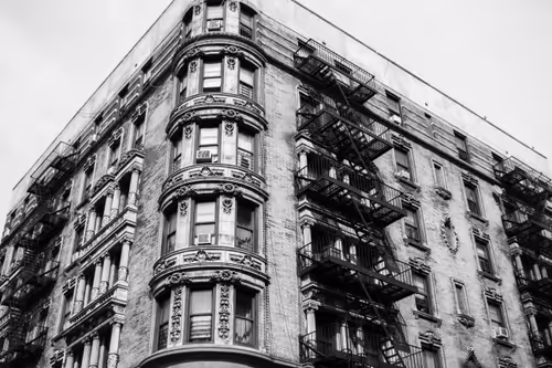 Item #54633628777457058039979045655864865072314601931694367880395140056718652735489 Media