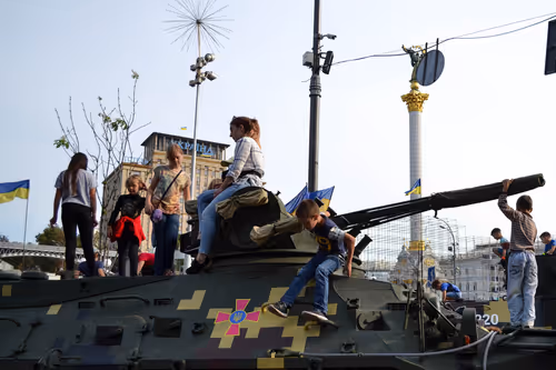 Item #80429871025811185059637884652673309792751753756700706488218533914959576825857 Media