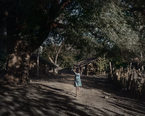 Item #80141737210111839928667523403933295145384279437019335330195524792872828141569 Media