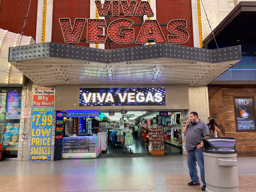 Item #48586363759381503143042118242978001323751418884239391505407157679408690495489 Media