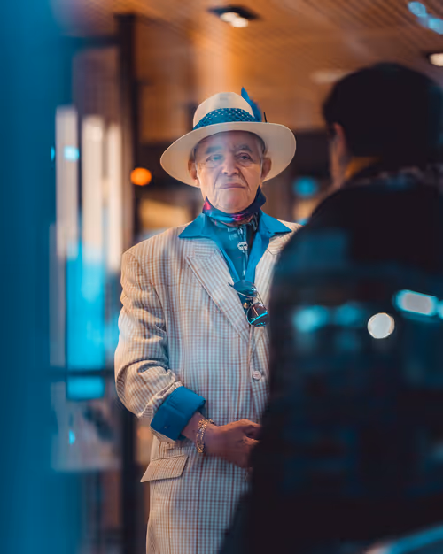 Item #44752229858710704547882990946217754742599991386574349955482480404917531967489 Media