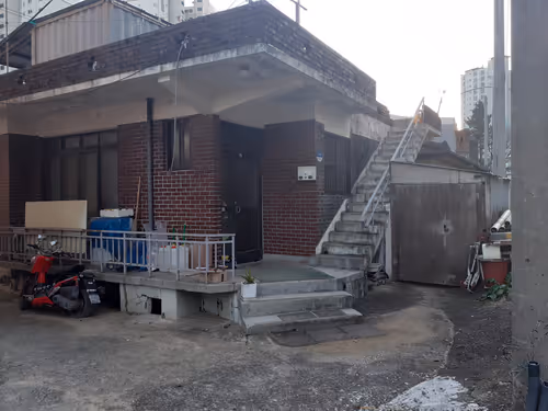 Item #6167805533300668828796769480174760812079584506144388306530708581773163364353 Media