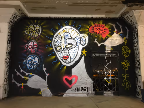 Item #104525515609767318234054783874738460175112708903699230959353621558103656890369 Media