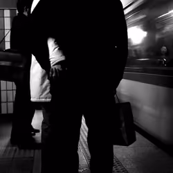 Subway_Holding hands