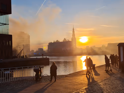 Item #51163808609048698780669183756743291424066041588790063425944946821162097180673 Media