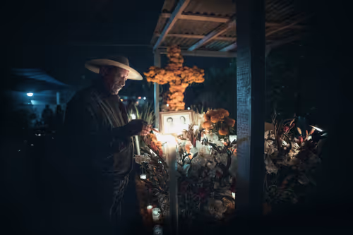 Item #9786954614263872239675759573752117098889626184516004593243317272065737752577 Media