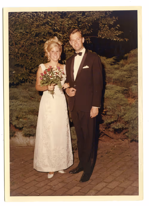 Item #1727321609170803446330169764238275162325635957193188025819978937741065846785 Media