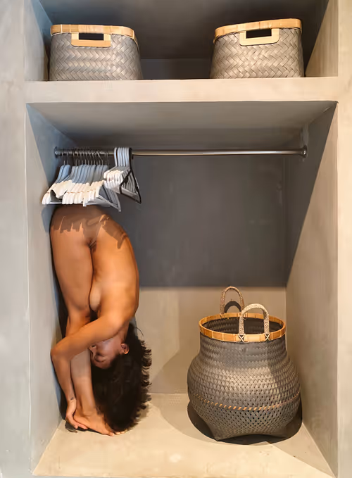 Item #45924805296366619017485417441736387373541254015154937557782662174648806932495 Media