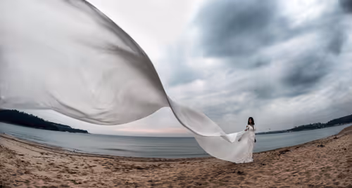 Item #78738558394879565749295301770975625214035895041037527328958806172405805875201 Media