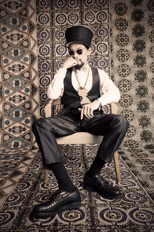 Item #59294046468307266684996078979766765617618438165733301338134791692028687155201 Media