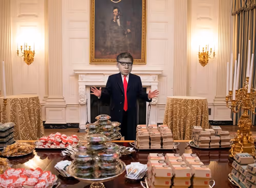 Item #17456975567956312981613779174776814874659580794017681138053521625449463021569 Media