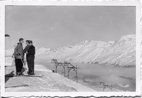 Item #15134709310911277842728697403753673439210482131750318059492546387114522050561 Media