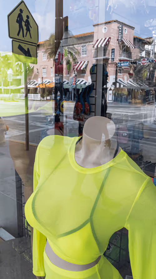 Item #1329906673436554735741479762689004721964883825291971096983776522670245412865 Media