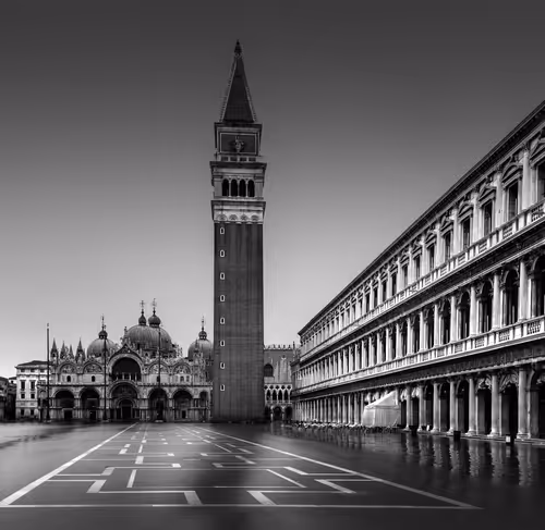 Item #16727940686783797344175570121912403801035808003795446497527909974392413618186 Media