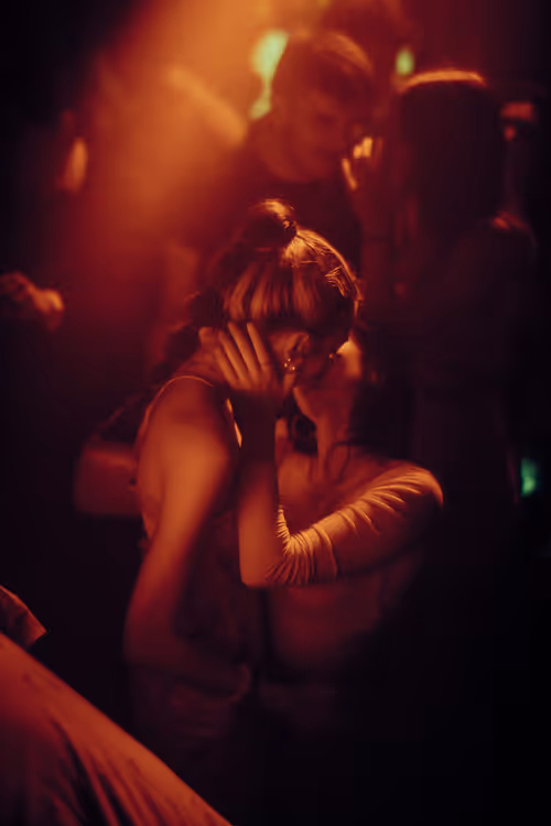 Item #66441873994140045921999615283650104973925355742064477402839904825898421977089 Media