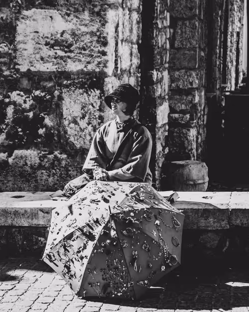 Item #692228807633545716775757127906681102618653973765444029041337442541812842497 Media