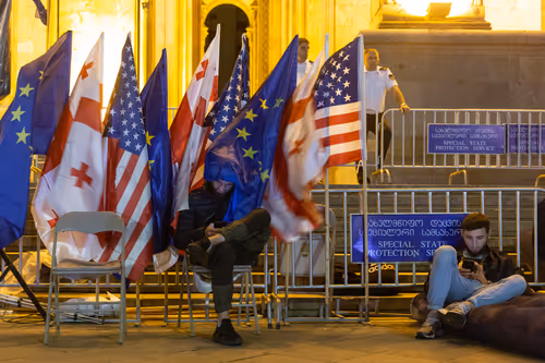 Item #8293050977498067439738640211663030445621008093446820664285481086674481971201 Media