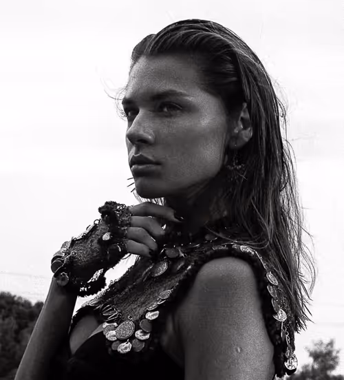 Item #50867123626424774834261631235437206087051938967624587772037365657796152918017 Media