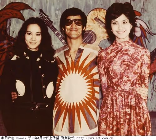 Item #1643078040811062834675010735603562418294476702946501535589901495848788819969 Media