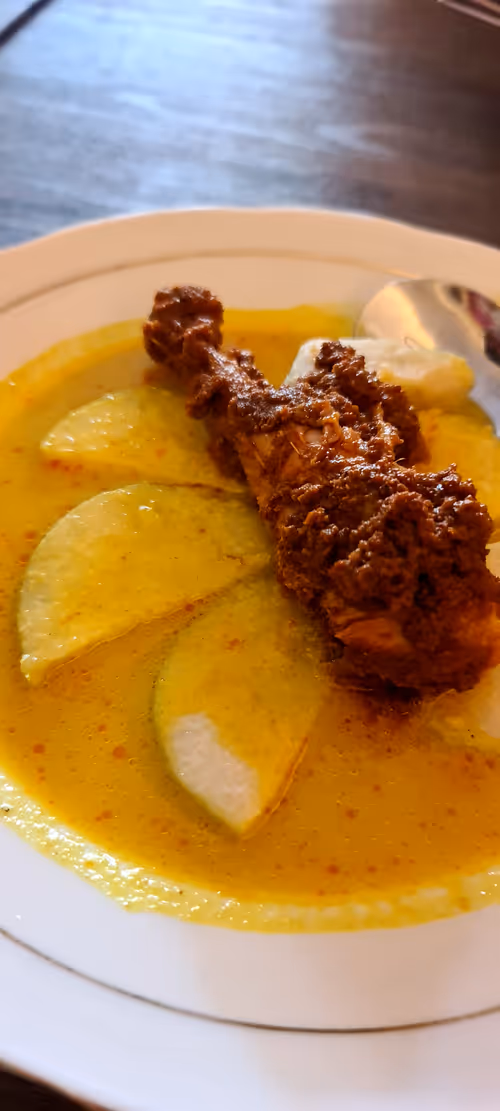 Item #45587486599812322055071502889889837694324180513747183771448819574198994206721 Media