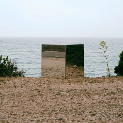 Item #77420488806397133330525240221901748923623733359161899369760968680829909729281 Media