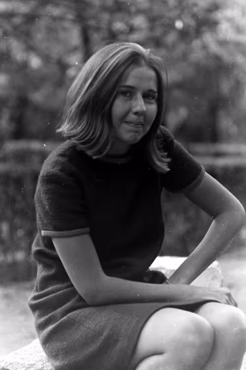 Item #103869953884735727563221393256320645863605690120870363676987596930188612468737 Media