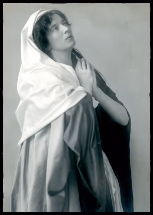 Item #53706928691254762146415968452705327218732098500173756141491068778236604317697 Media