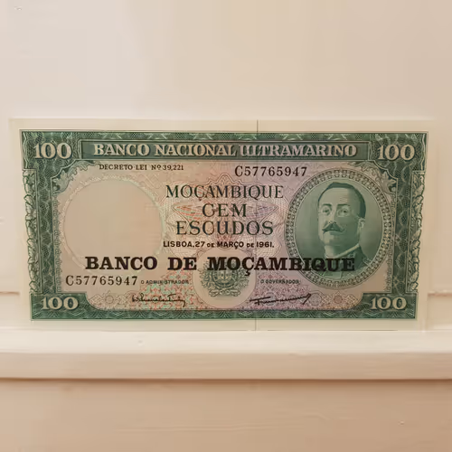 Item #48076536090557812459038733297133558652292746806015064288453035839247228076033 Media