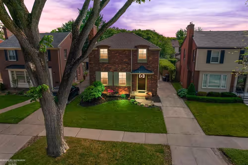 Item #34274270863773985776799105328213402810467255184948487708996436787250381979649 Media