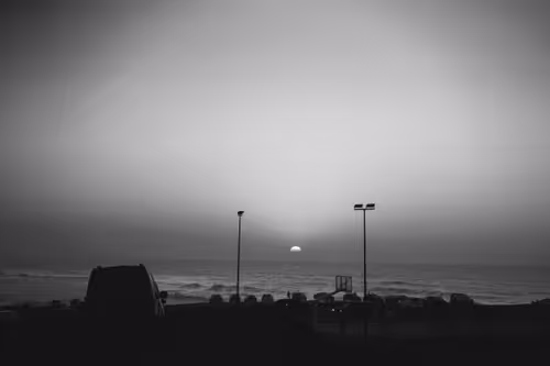 Item #44882446658105913853796509950000769097268566916228504631757224069945744162817 Media