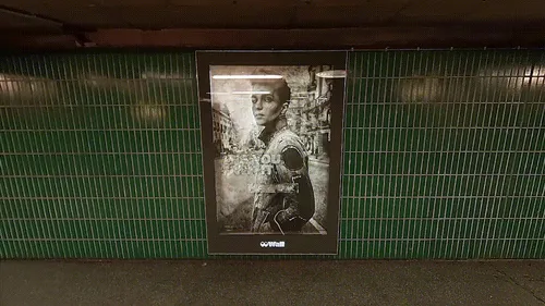 Item #37434046553572917690432737190921916668164744960698129801176873404554759110657 Media