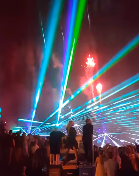 Item #81502579898277150353033734927483914682173799916853565085596411576283551498241 Media