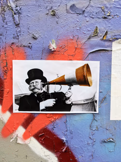 Item #74514486366930999863183303937488495413909095535195909856011804908397449445377 Media