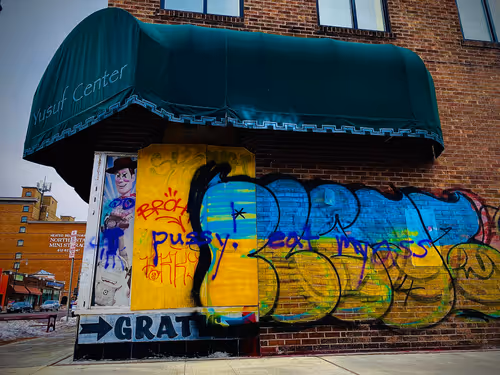 Item #114279786815483835742935838326294260638396500058431288090028659216110034354177 Media