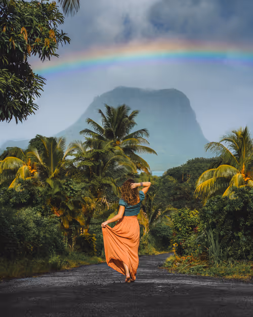 Item #82007330900791544464165619795045730741367351453180481103440088204626007949313 Media