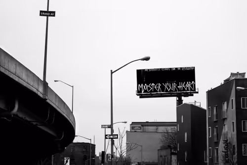 Item #110852837445052671113376188550591799335850901857151089489858941750807470538753 Media