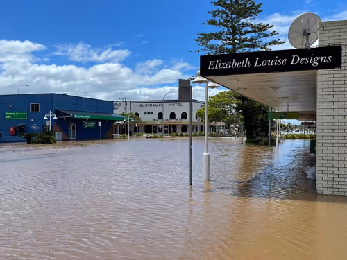 Item #46158241976375582975714186756959890667435383179998719253749848383764115226625 Media